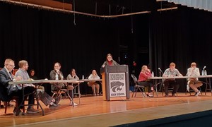 Edison Mock Trial Team Shares Knowledge at Scrimmage Edison Mock Trial Team Shares Knowledge at Scrimmage